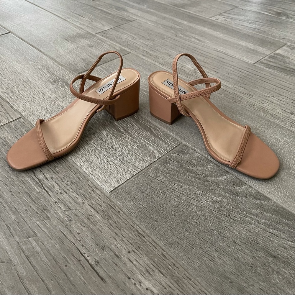 Steve Madden Inessa Dark Tan Heel Sandal - Picture 5 of 11